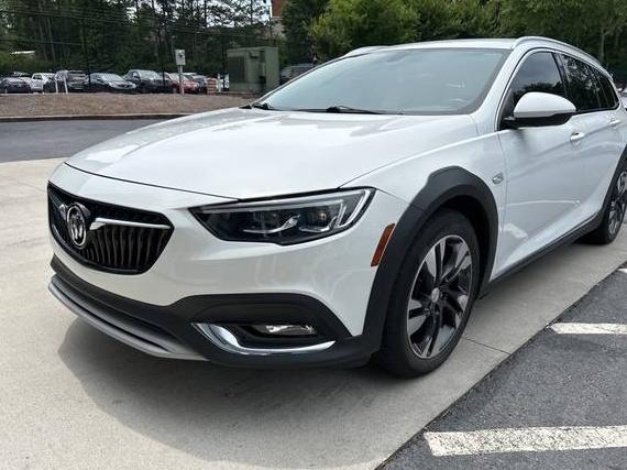 BUICK REGAL TOURX 2018 W04GV8SXXJ1114439 image BUICK REGAL TOURX 2018 W04GV8SXXJ1114439 image